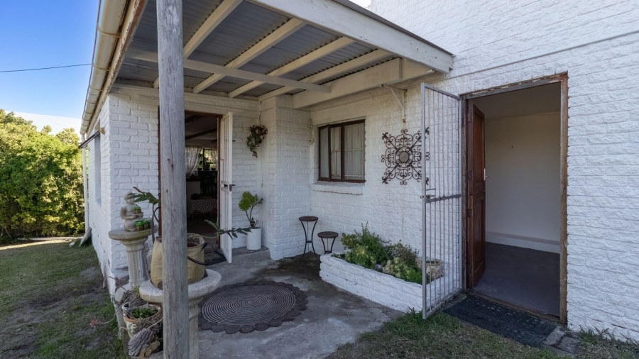 4 Bedroom Property for Sale in Pearly Beach Western Cape